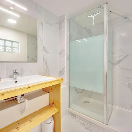 Grand T2 Clim & Wifi En Rez De Proche Apartment Hyeres